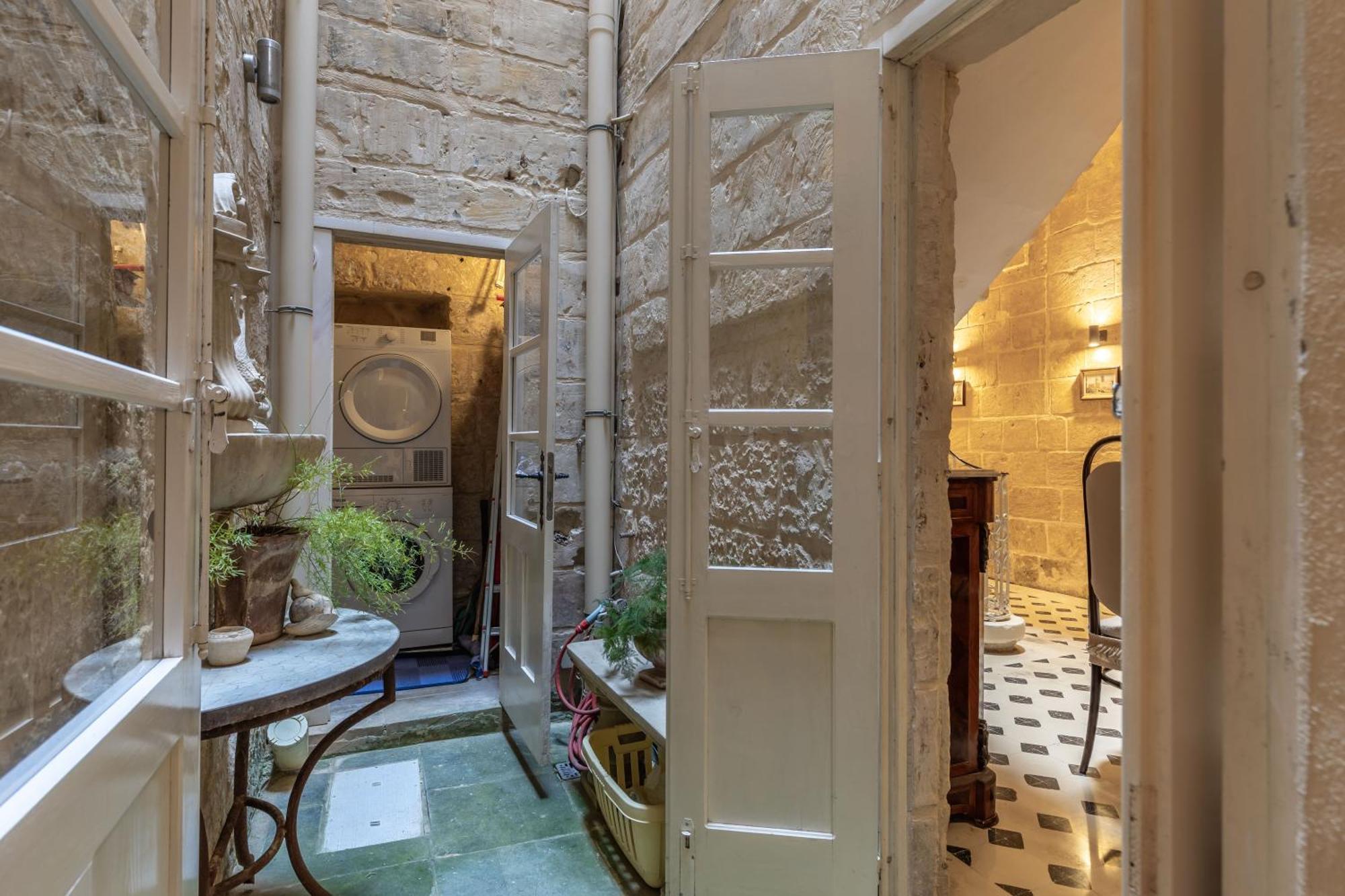 Stunning Valletta Palazzino Exterior photo